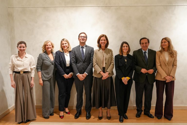 La banca defiende simplificar la normativa para impulsar su contribución a la economía